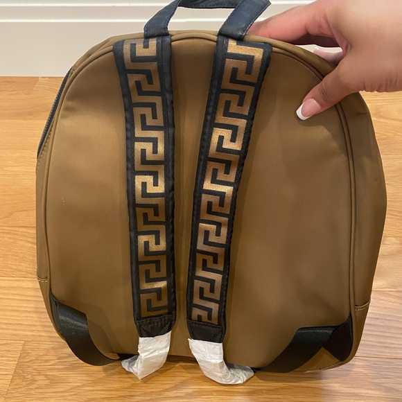 Versace perfumes back pack - Picture 3 of 4